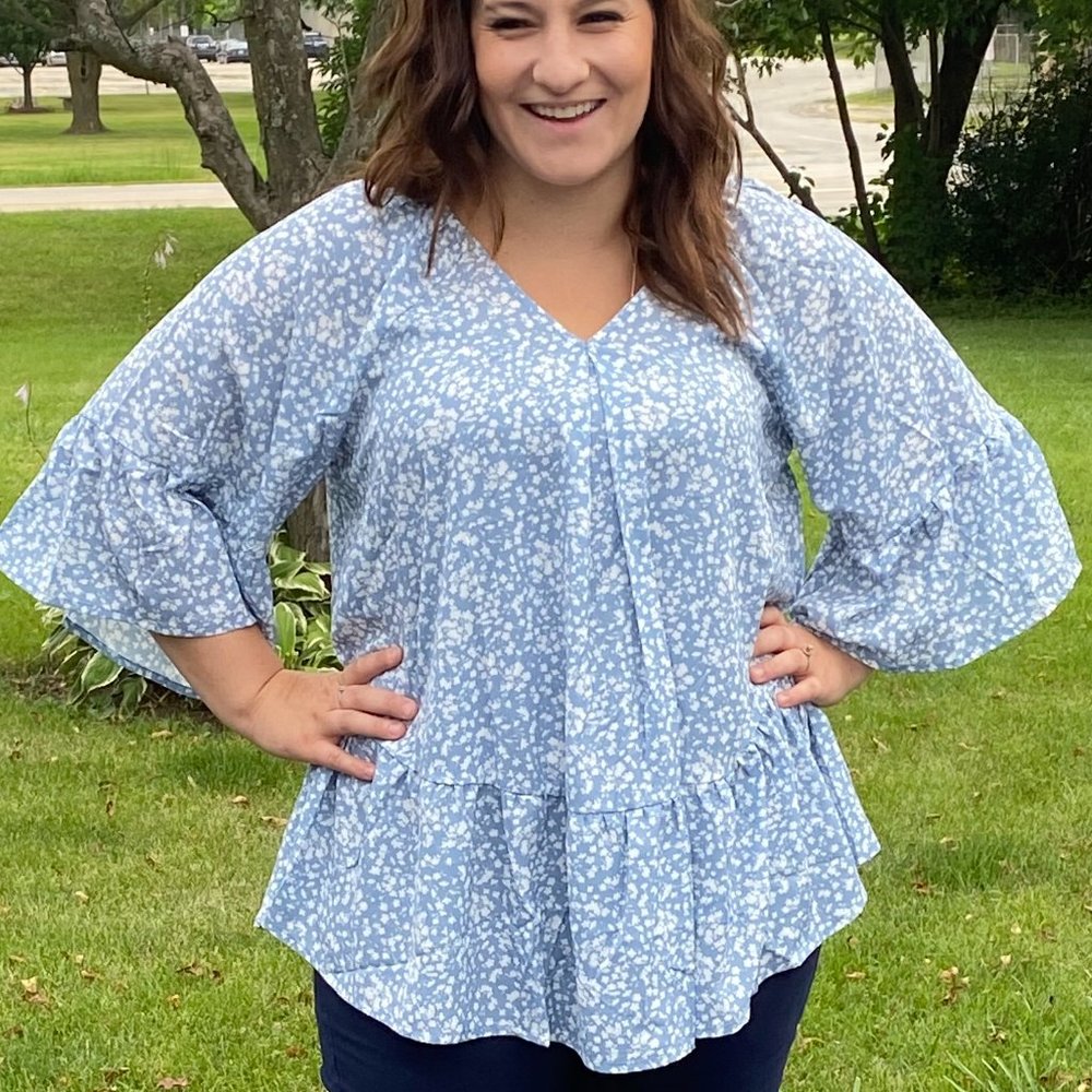 🚚 NWT Plus Size Davi & Dani Blue Floral Blouse